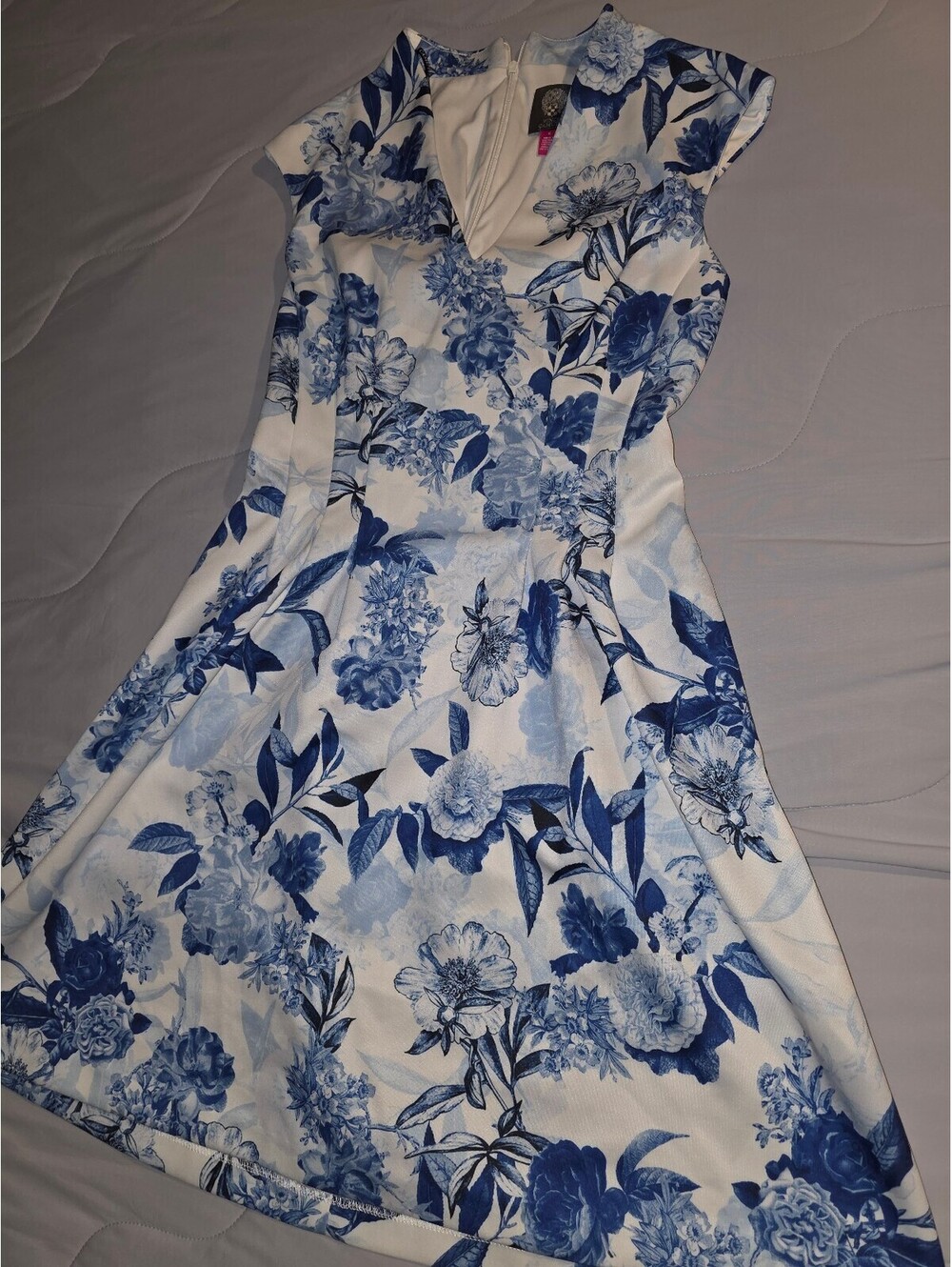 Vince camuto dress - blue and white floral w pockets - Date night, Casual - 6